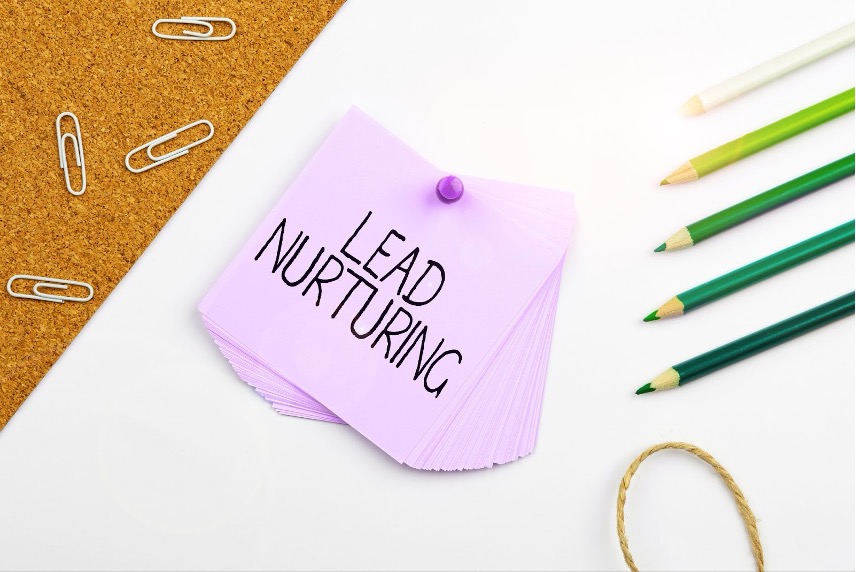 Lead Nurturing note with pushpin